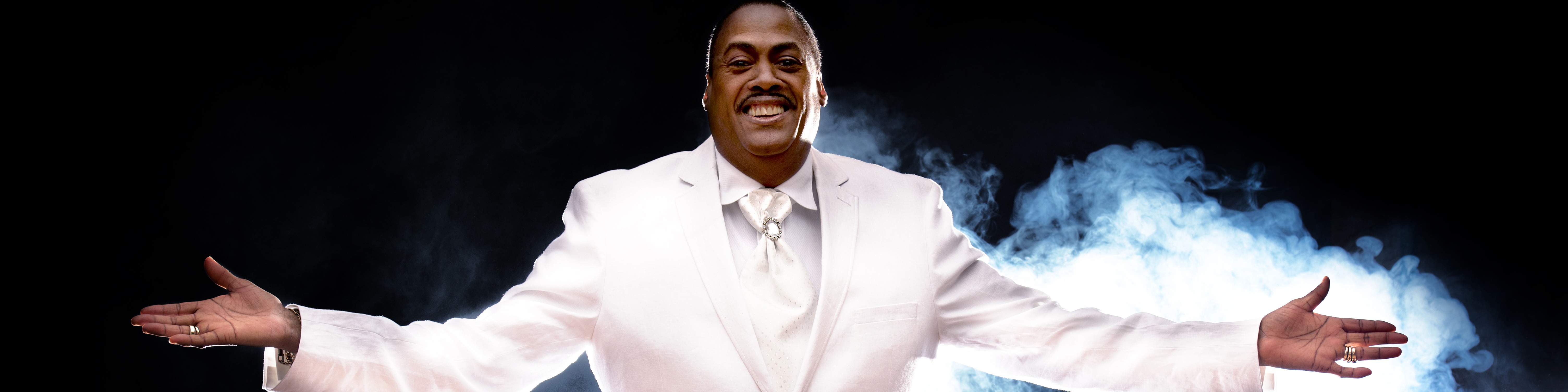 Keith Tynes, Sänger und Entertainer nach amerikanischem Format Musik